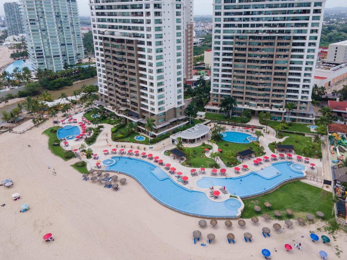 Ocean Front Condo Sleeps 4 Adults-Grand Venetian T3000-1606 Пуерто-Вальярта Екстер'єр фото