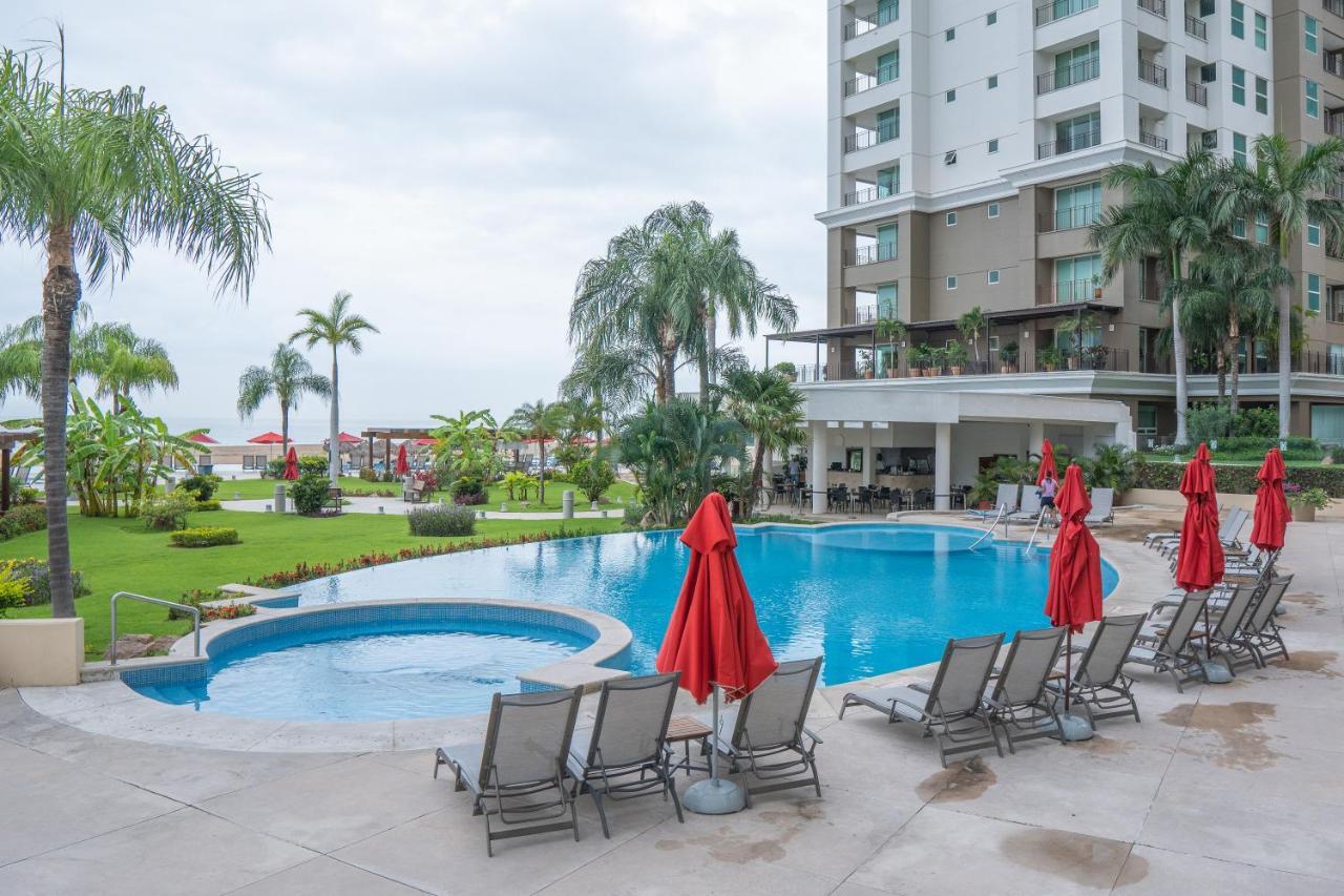 Ocean Front Condo Sleeps 4 Adults-Grand Venetian T3000-1606 Пуерто-Вальярта Екстер'єр фото