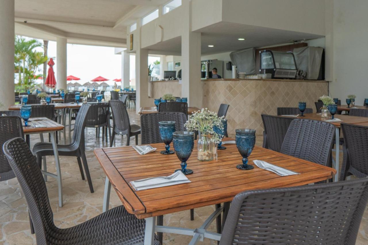 Ocean Front Condo Sleeps 4 Adults-Grand Venetian T3000-1606 Пуерто-Вальярта Екстер'єр фото